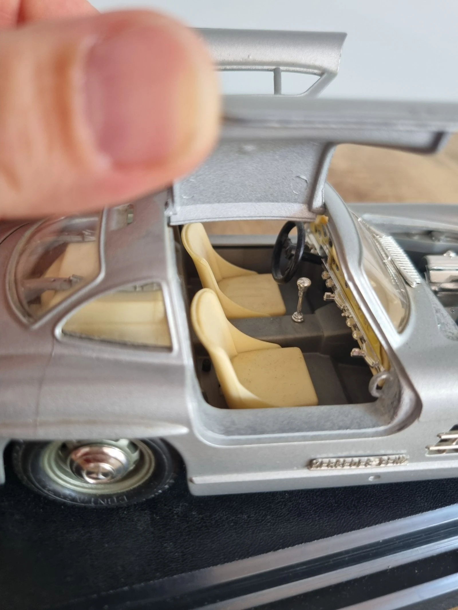 Miniatuurauto Bburago Mercedes-Benz 300 SL (1954) - Schaal 1/24 – photo 7
